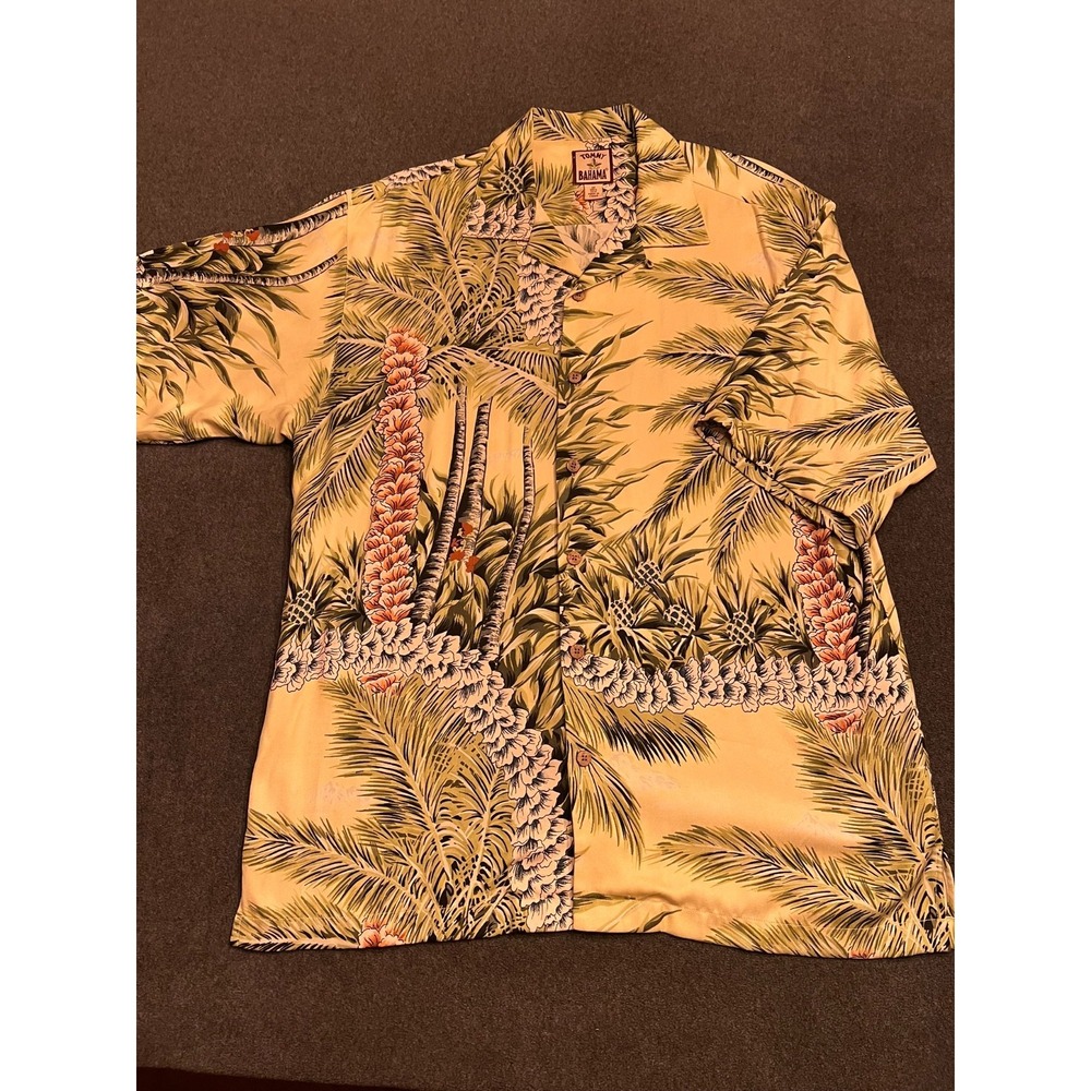 #B024 Tommy Bahama Mens M 100% Silk Hawaiian Shirt Palm Trees Lei Floral Yellow
